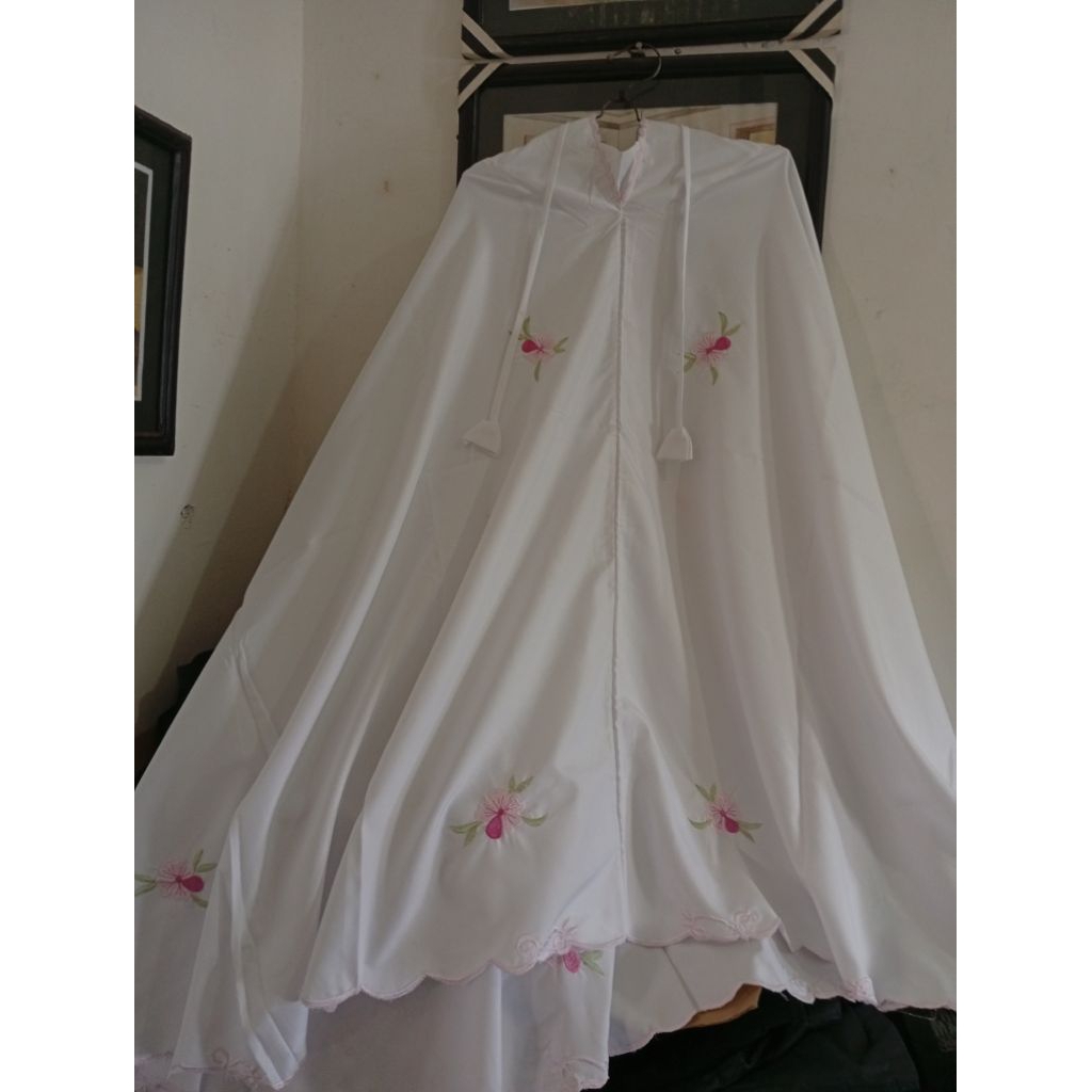 Preloved Mukena Katun Putih Bunga Bordir