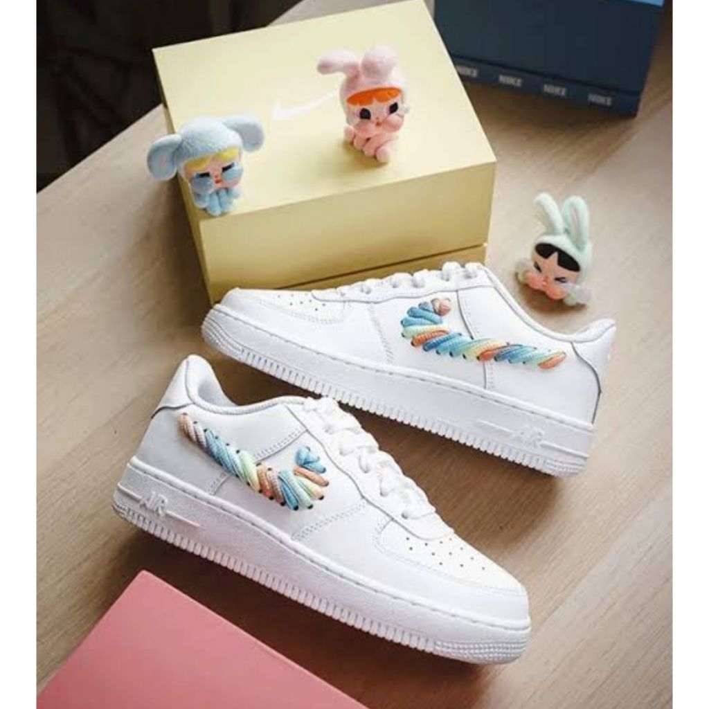 Preloved - Sepatu sneakers putih size 39 wanita