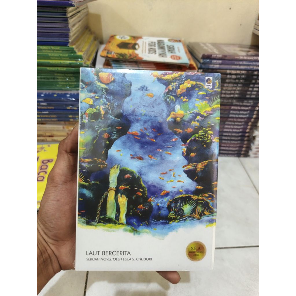 Buku Laut Bercerita