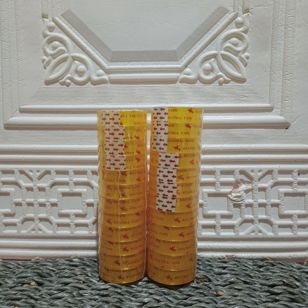 

selotip /plester /isolasi kesatria 12mm× 15m× 4selotip/plester/0 mic 1roul isi 12..
