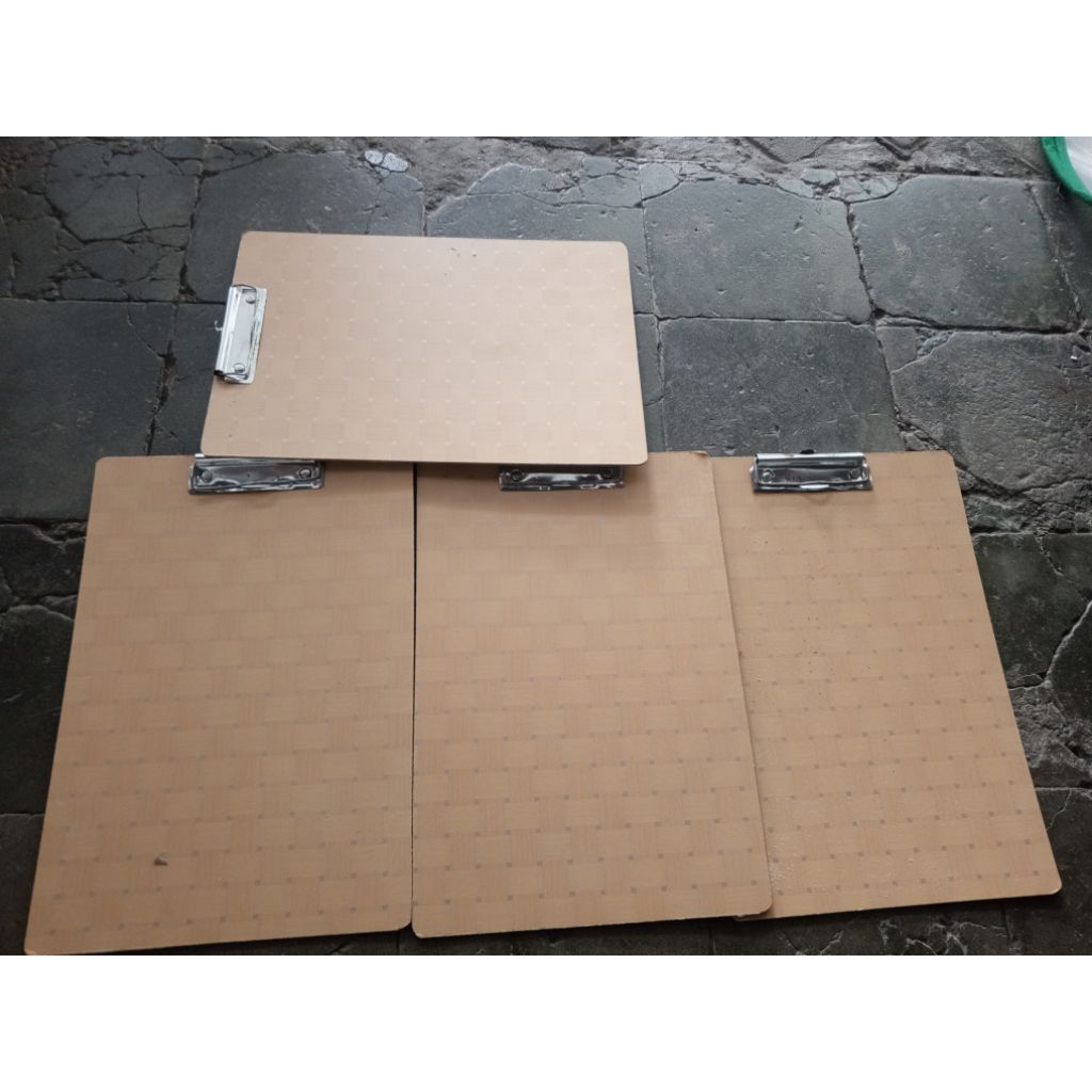 

Papan Alas Tulis / Clipboard