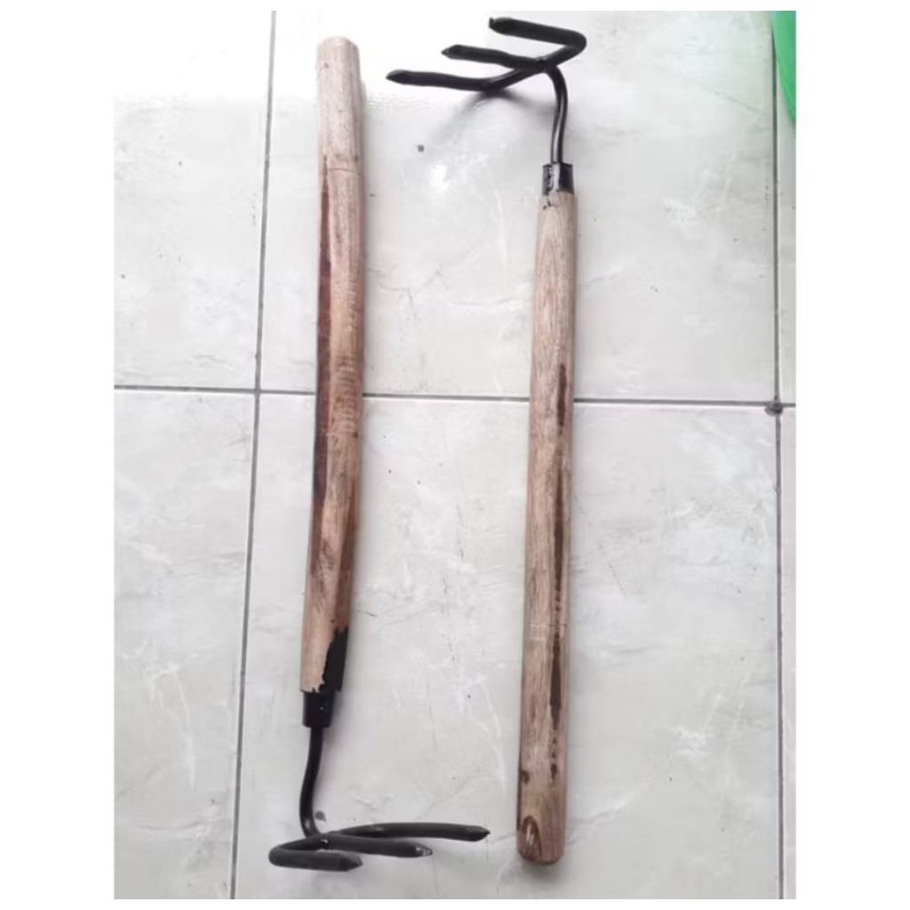 Pacul Garukan Garpu Kecil / Garukan Tanah rumput/ Garukan sampah besi