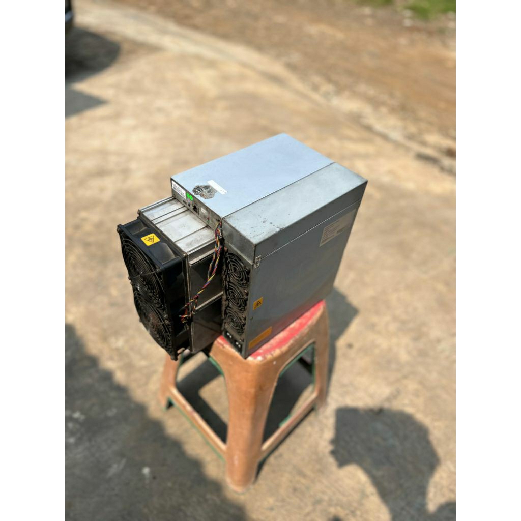 Mesin mining BITCOIN ANTMINER S19XP