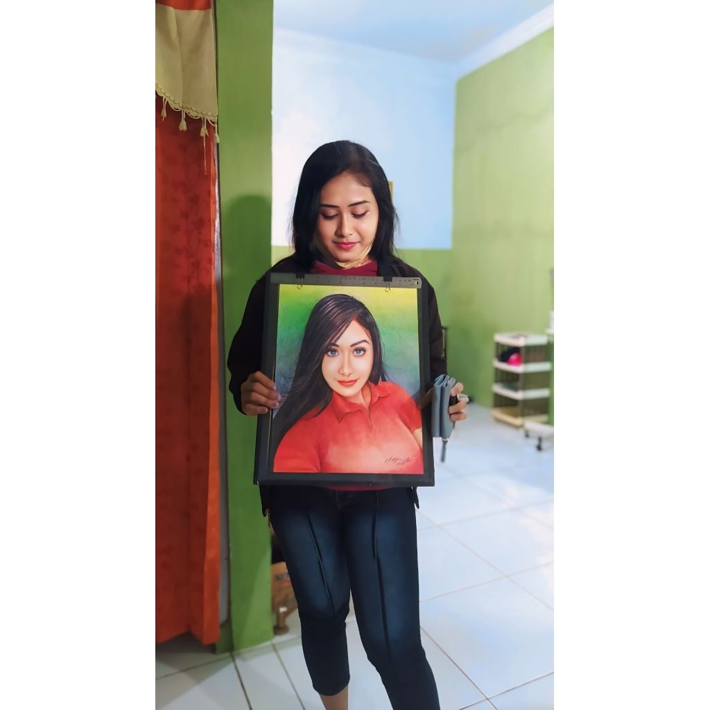 

Jasa lukis sketsa wajah berwarna realis / sketsa wajah warna realis / lukisan wajah warna realis / media : pencil color on paper 8R/16R