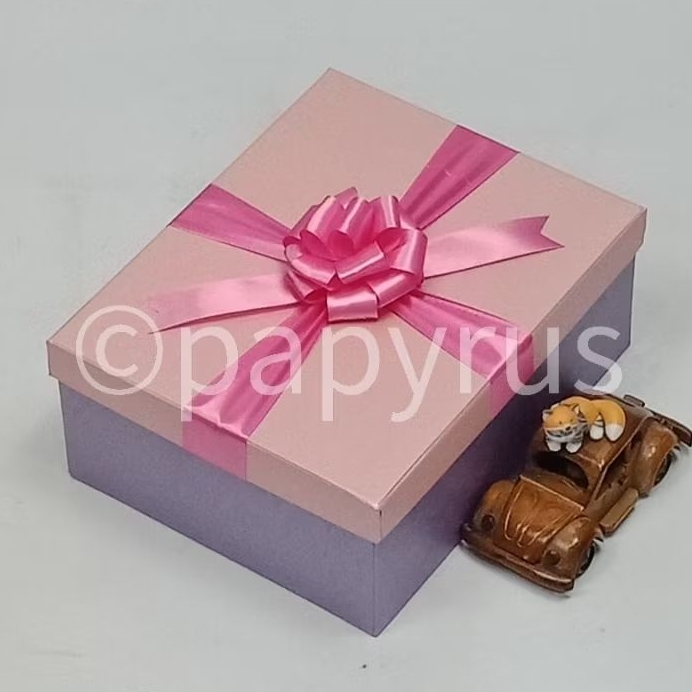 

PAPYRUS Kombinasi 20x25 Tinggi 10cm Kotak Kado Gift Box Hardbox Hampers V1