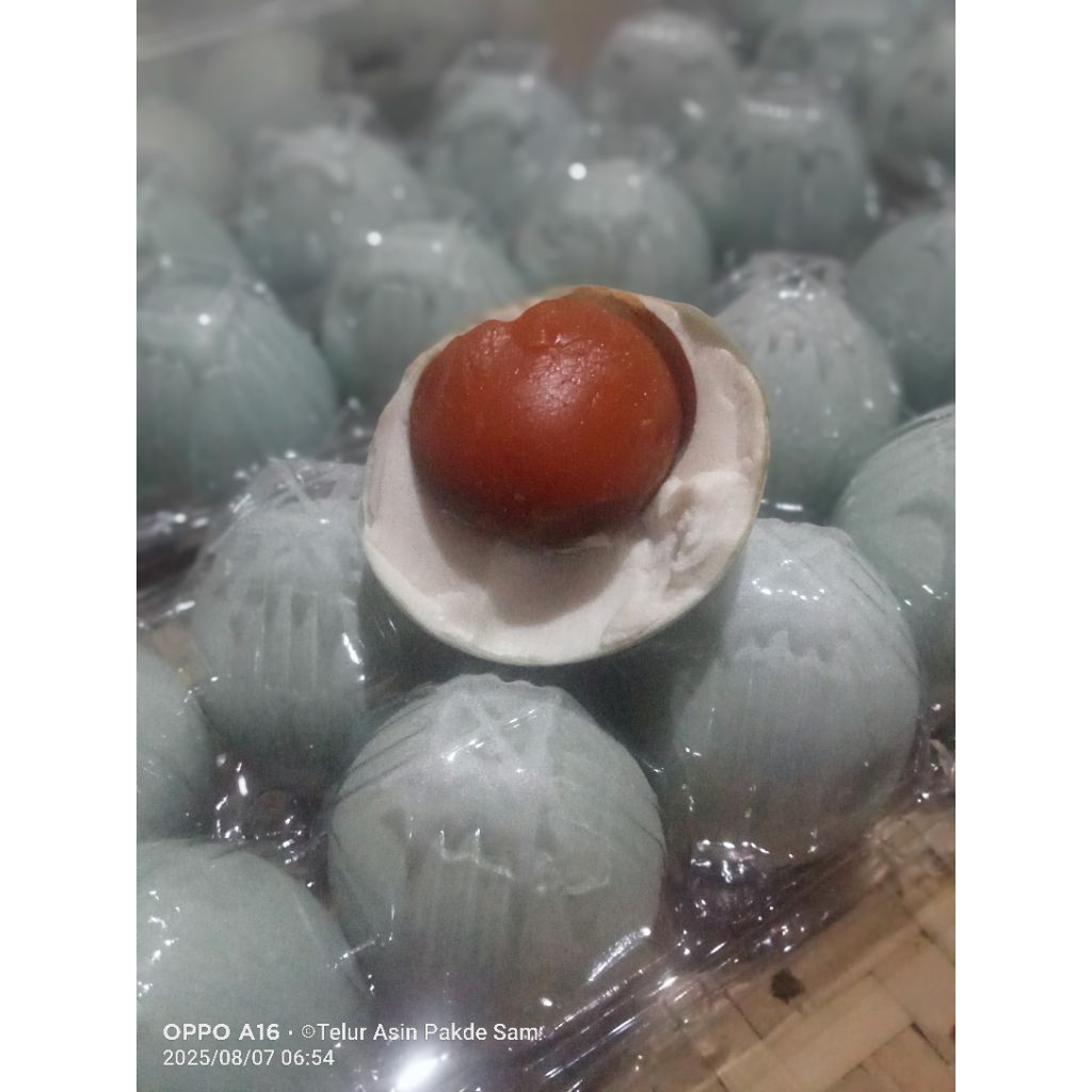 

Telur Asin Masir, Lezat, Bergizi fresh dikukus dadakan.