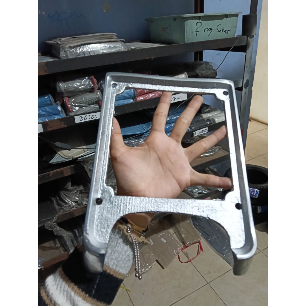 dudukan pangkon plat nomor vespa super sprint vbb polish