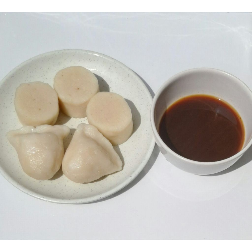 

Pempek ikan tenggiri premium varian mix/campur isi 5 (3 lenjer & 2 telur kecil)