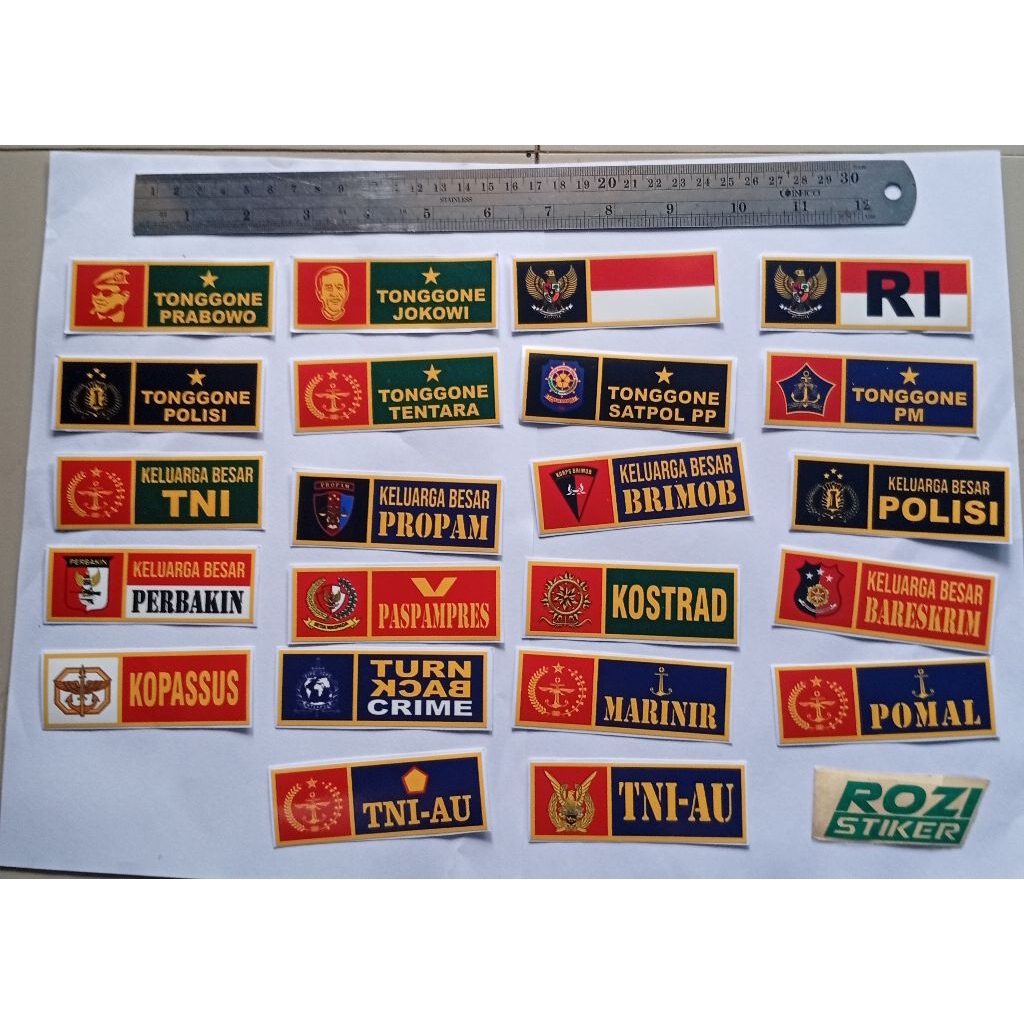 

STIKER PLESETAN TONGGONE PRABOWO JOKOWI TENTARA