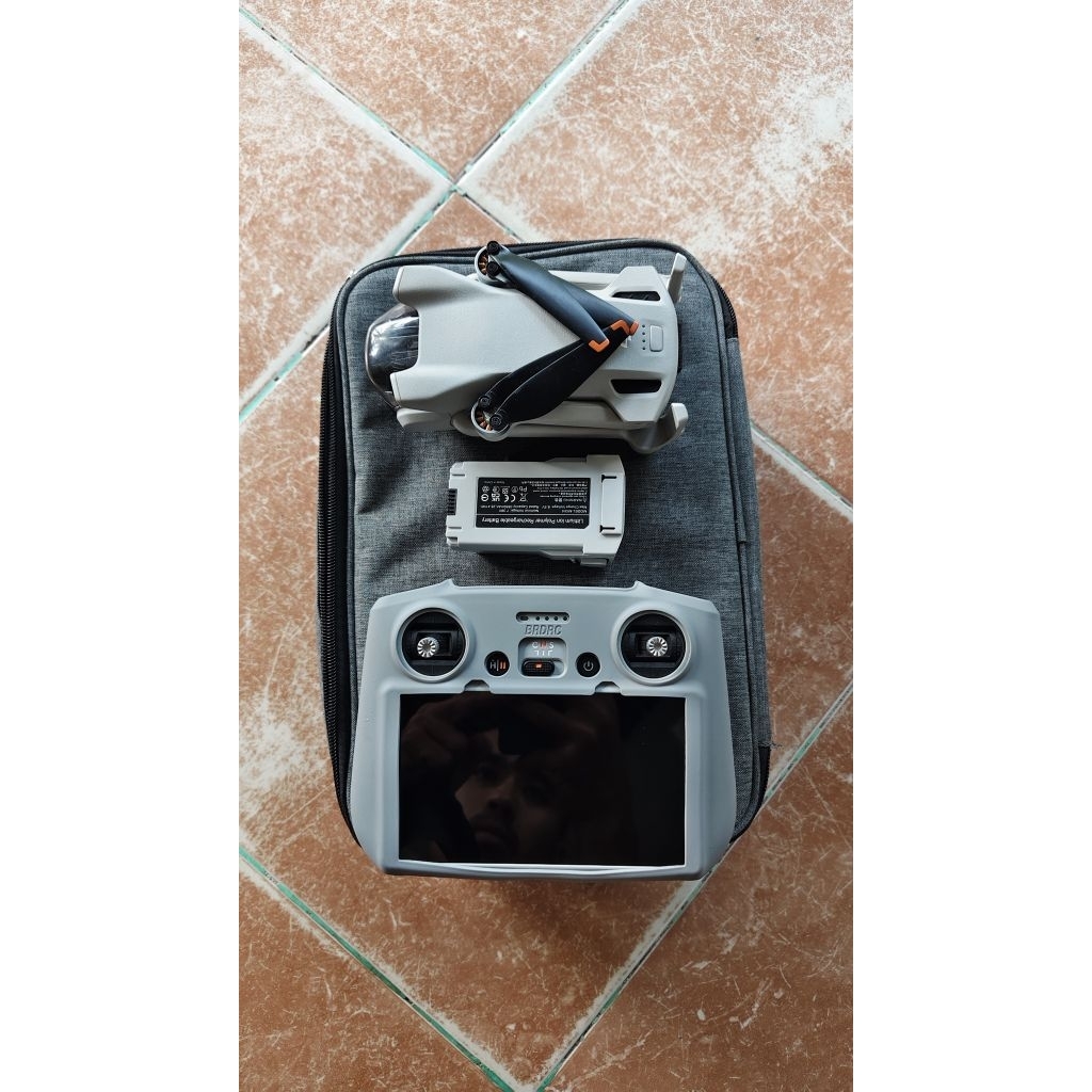 DRONE DJI MINI 3 (RC)  + BATERAI CADANGAN