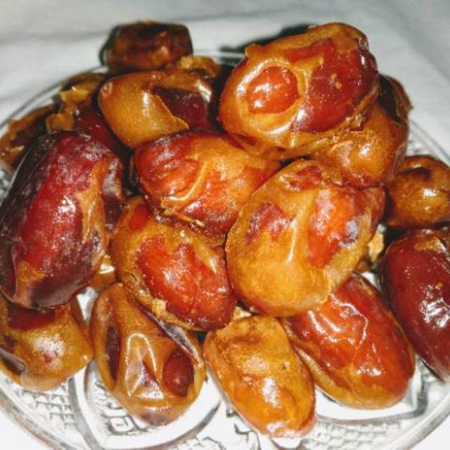 

Kurma khalas sa'ad 1kg / kurma khalas 1 kg / kurma khalas saad 1kg murah / khalas 1kg