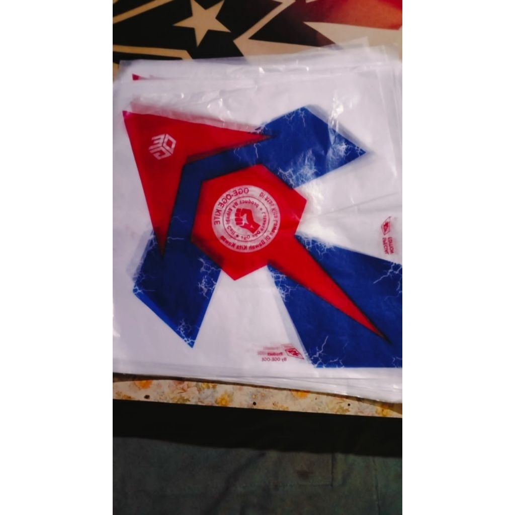 

kertas lanyang-lanyang dua warna per 100.-90