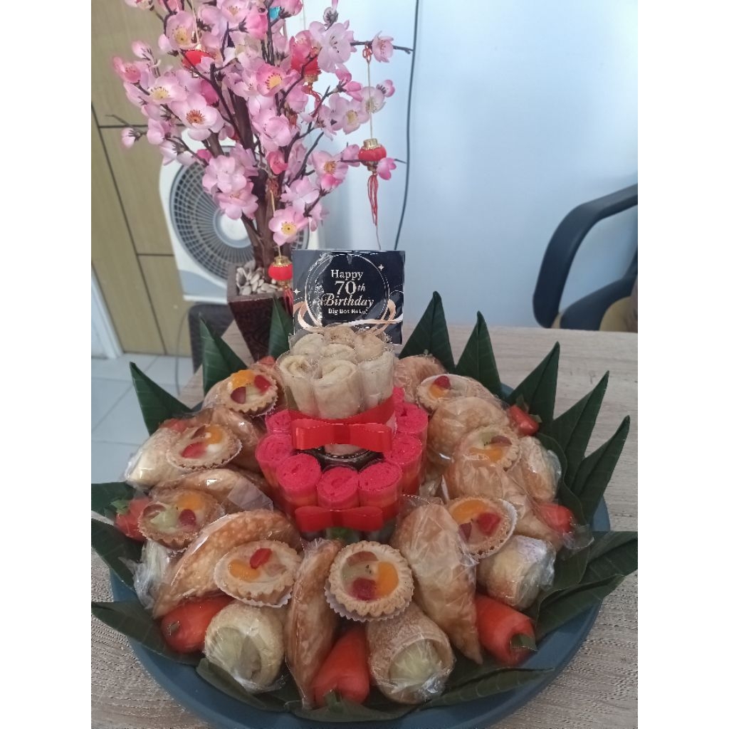 

jajan pasar kue tampah jember // tumpeng kue basah