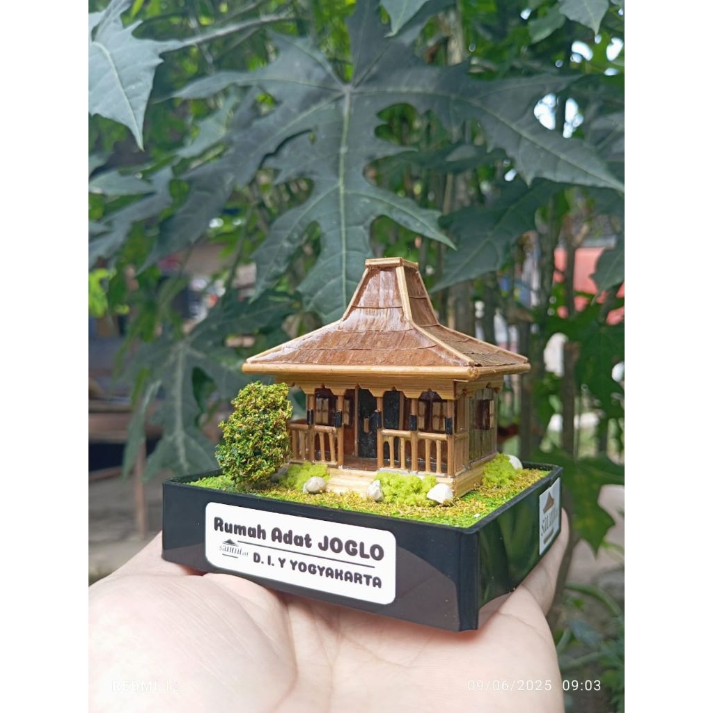 Miniatur Rumah Adat JOGLO D.I.Y YOGYAKARTA