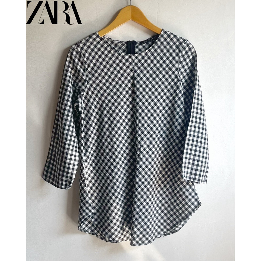 atasan zara kotak hitam putih