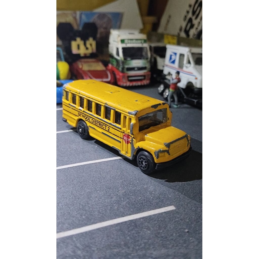Maisto School Bus