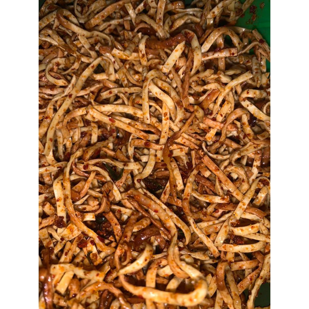 

cemilan stik pedas daun jeruk