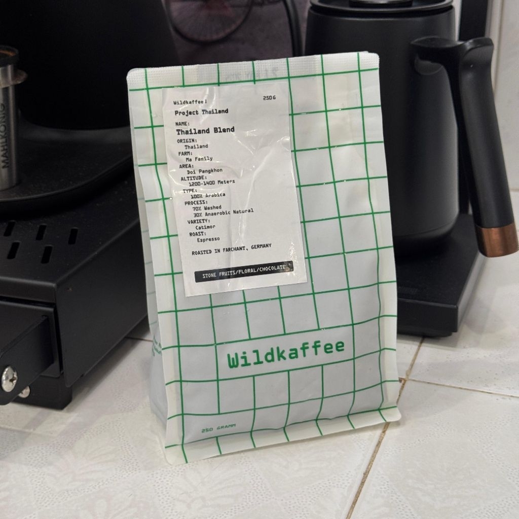 

Wildkaffe Wild Kaffee - Thailand Blend Shared Beans Coffee 20gr for Espresso Kopi