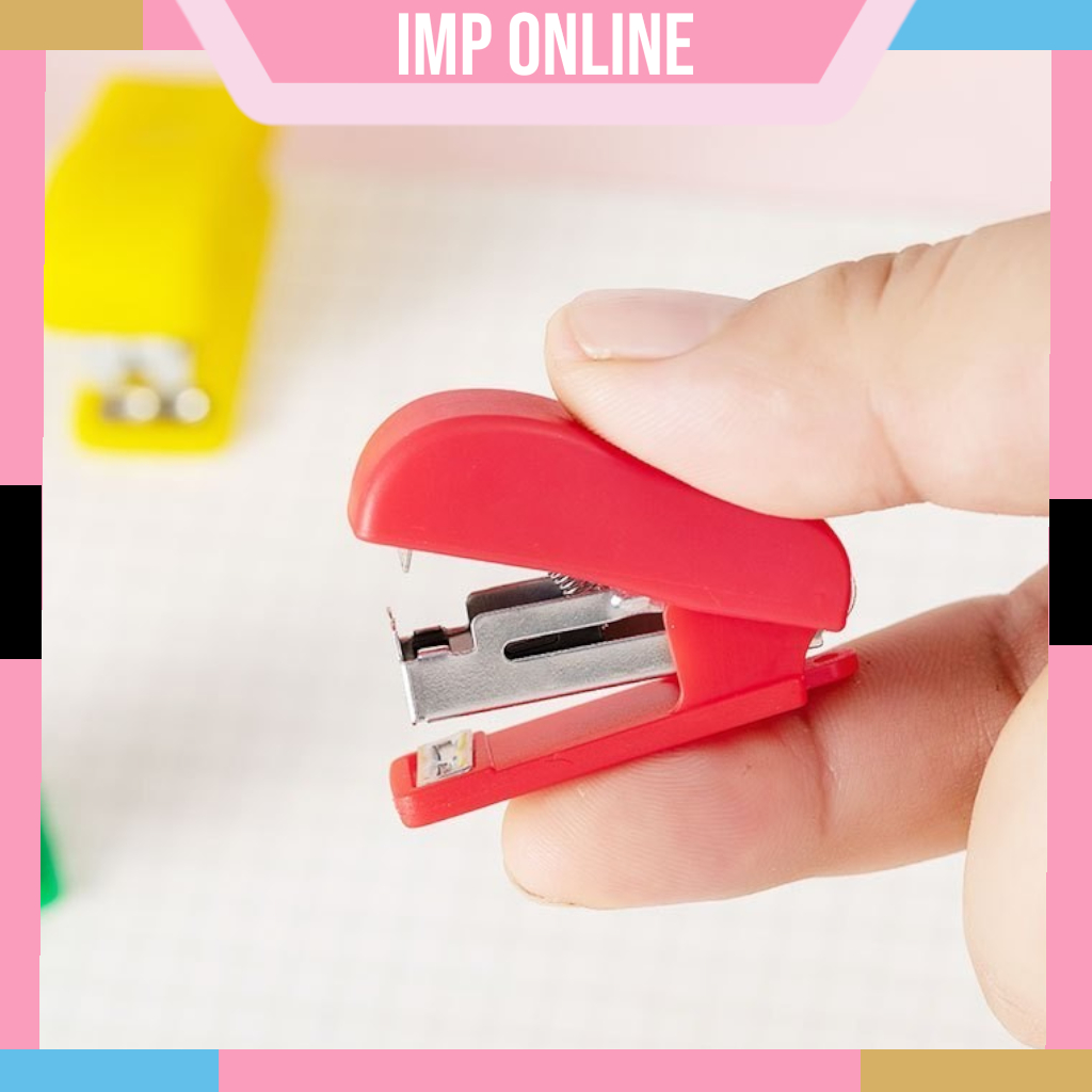 

IMP- Stapler Mini Free Refill - Steples Cekrekan Penjilid Buku Kertas Bungkus Makanan Dengan Isi Serbaguna / Staples Keychain Hiasan Gantungan Kunci Tas Warna-warni / Perlengkapan Alat Tulis Sekolah Kantor Unik Lucu Untuk Souvenir Pernikahan Multifungsi