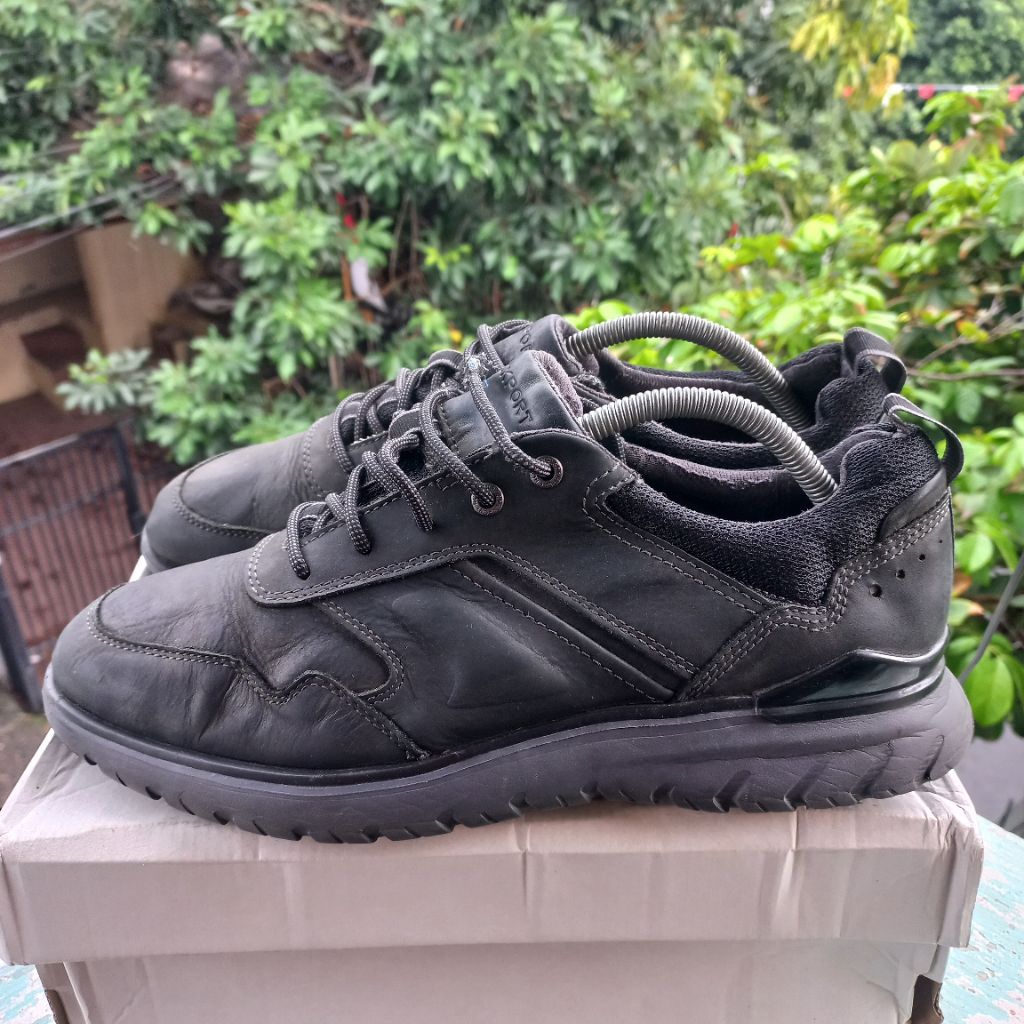 Sepatu kerja/kulit rockport size 42