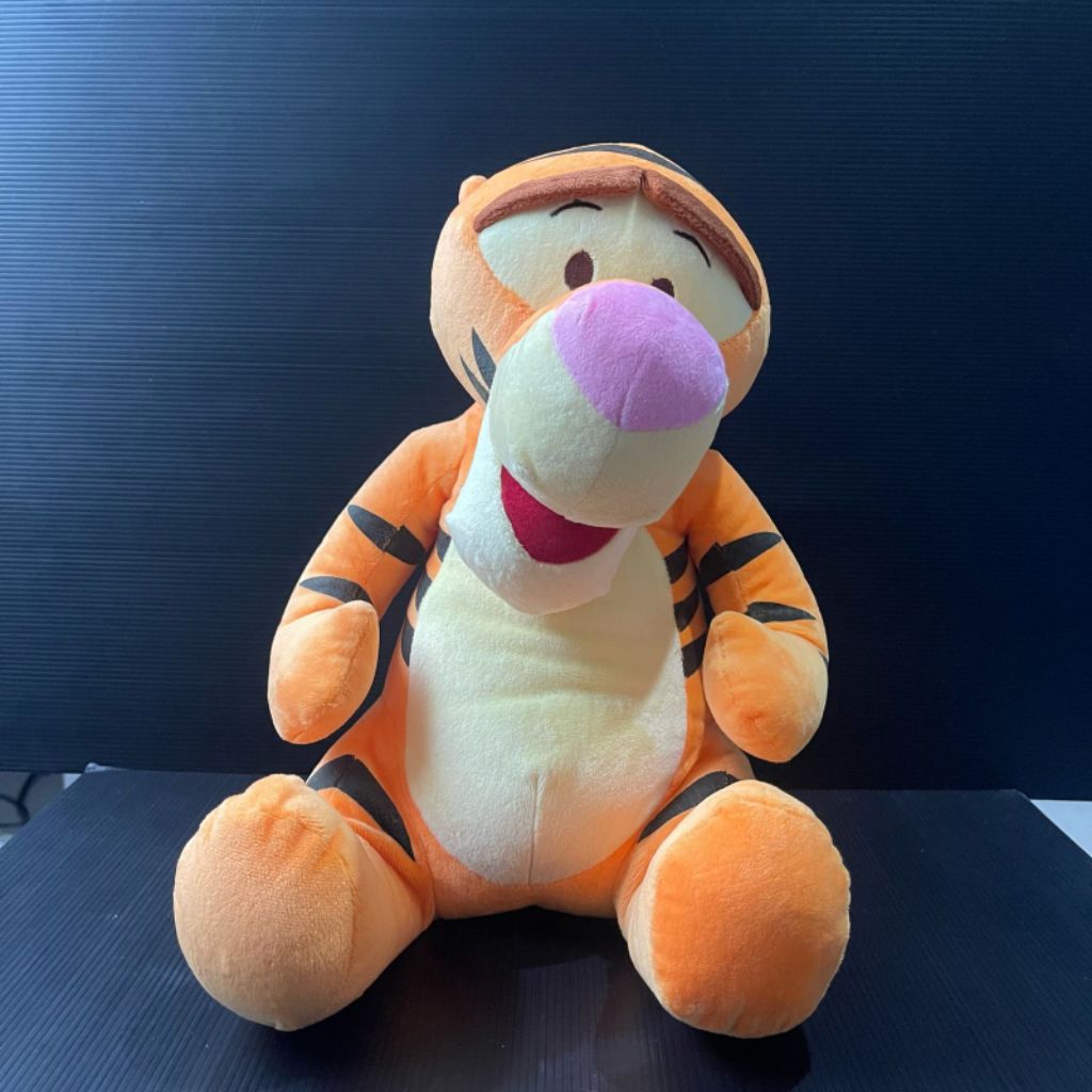 Plushie Boneka Tigger Winnie The Pooh Jumbo