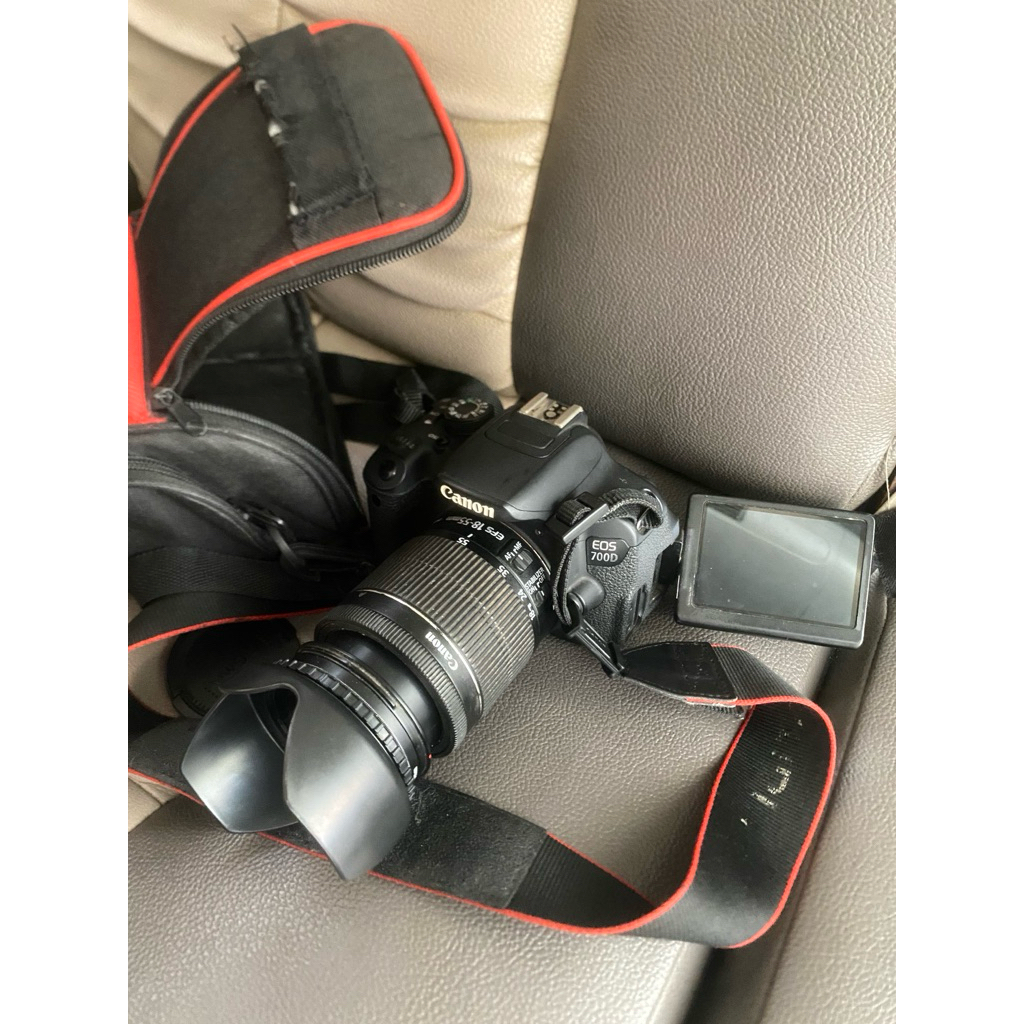 canon 700D lensa kit stm murah bekas layar flip touchscreen