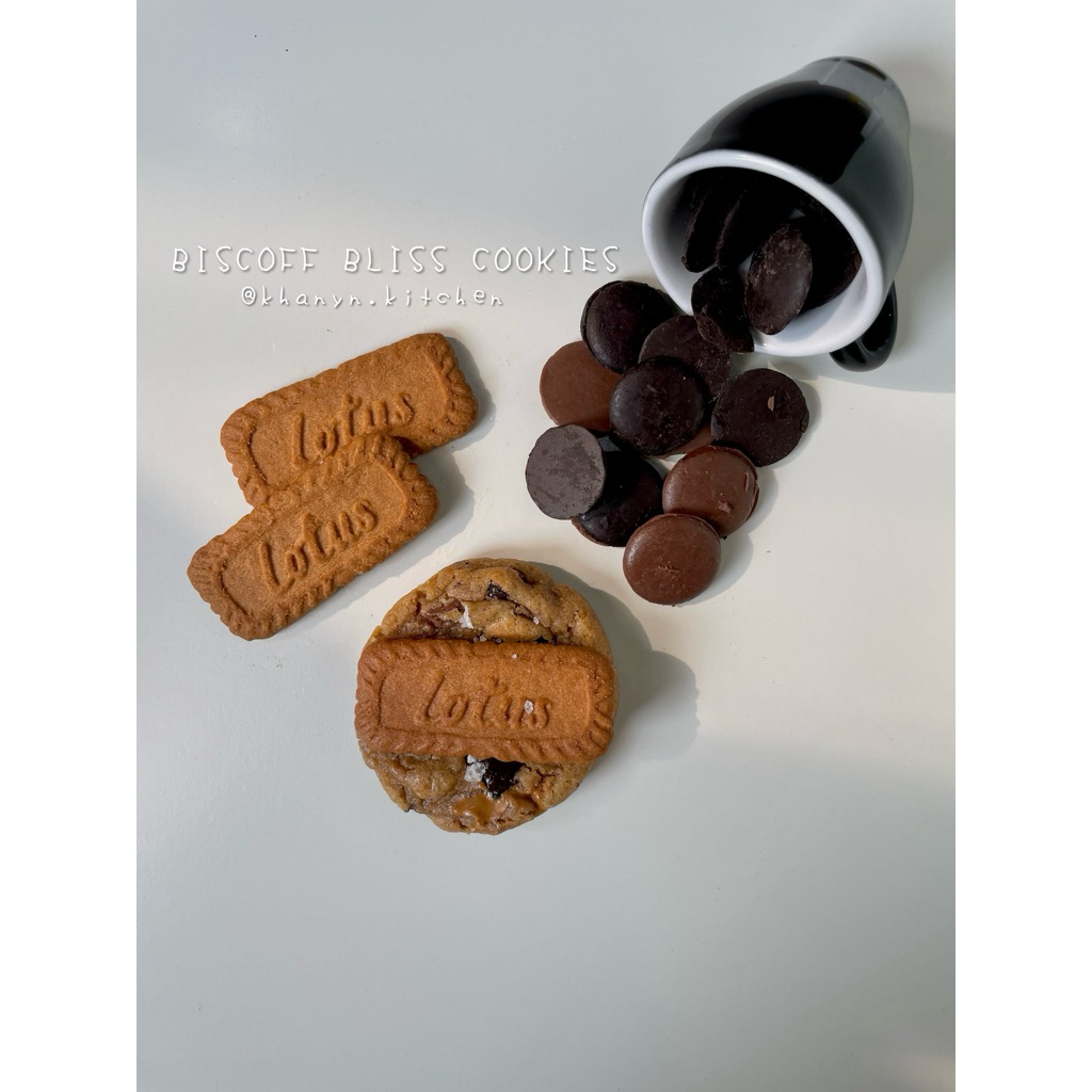 

Biscoff Bliss Cookies - Khanyn Kitchen