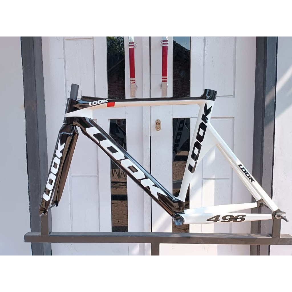 Frameset Look kombinasi hitam putih