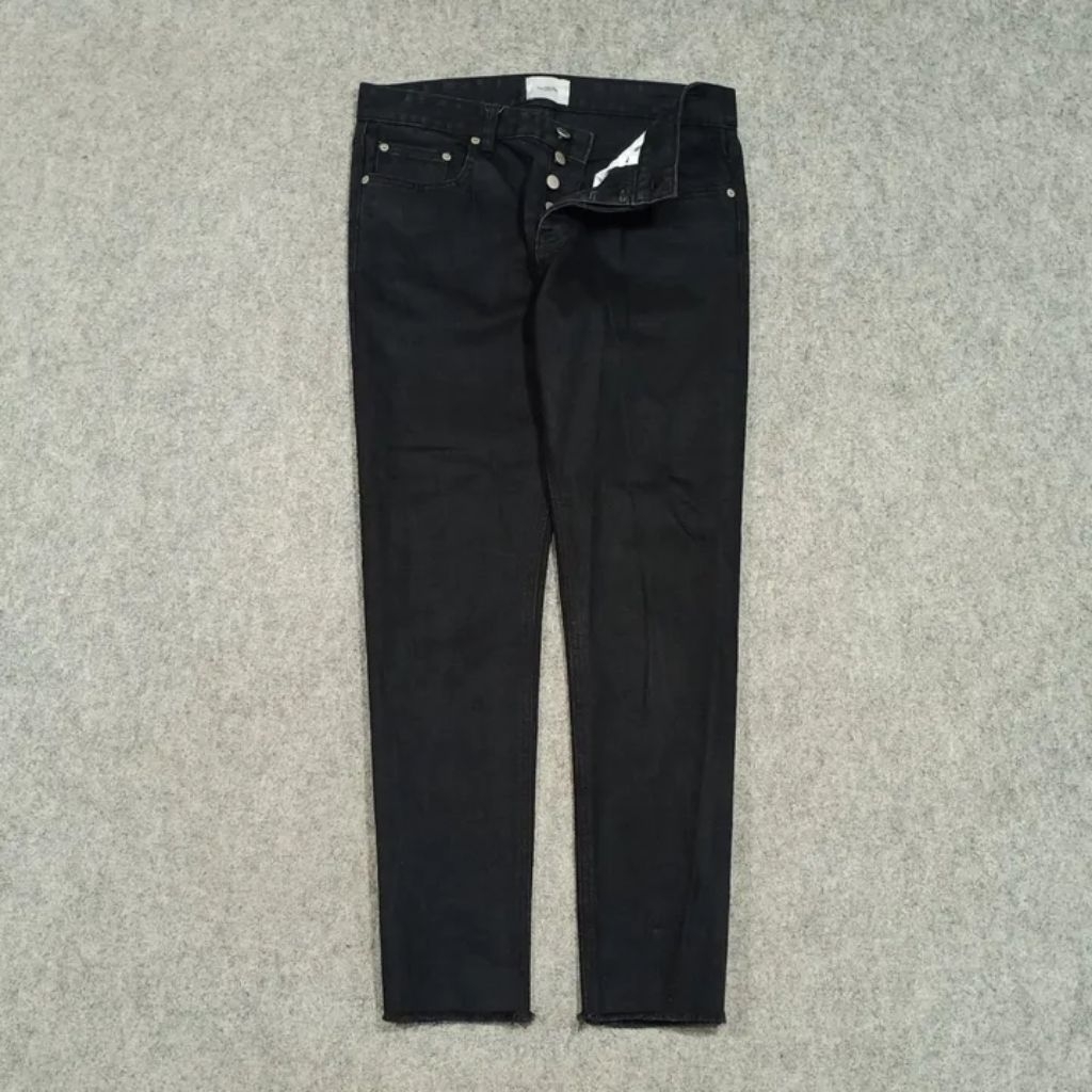 celana slim fit jeans panjang pria FATALISM size 30 second