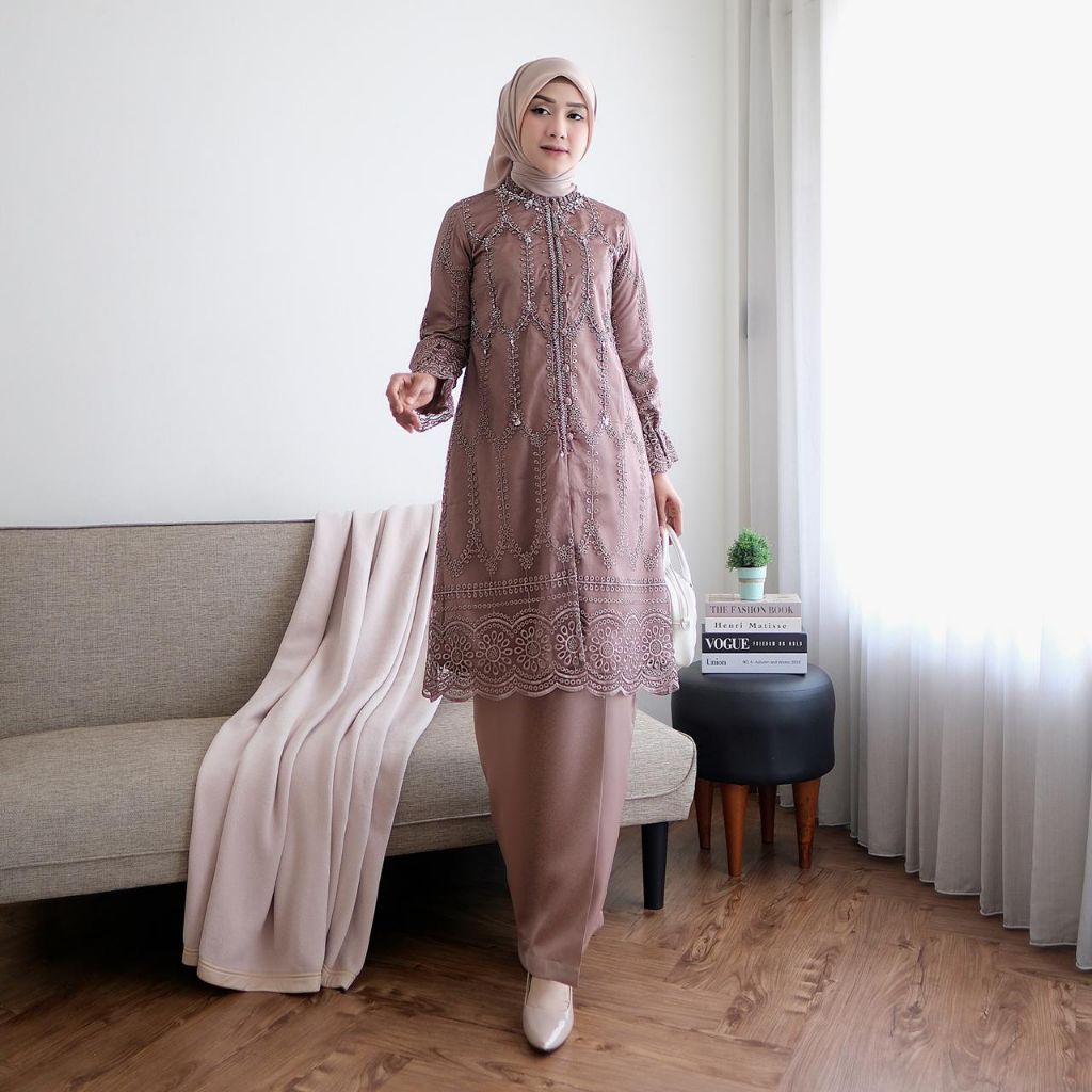 EVALINA TUNIK//KEBAYA//KEBAYA MODERN//KEBAYA WISUDA//KEBAYA LAMARAN//WISUDA//KEBAYA TUNIK//OUTFIT PE