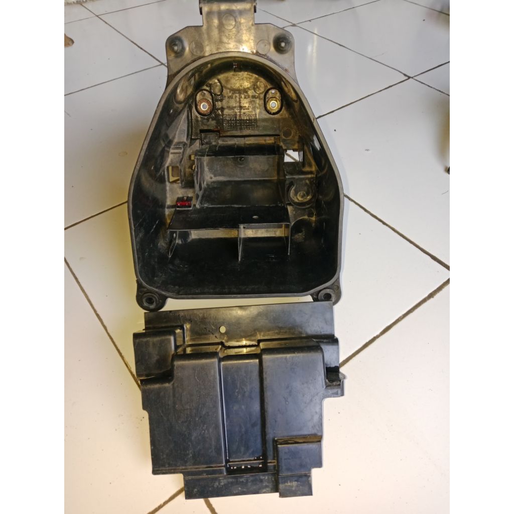 box bagasi tempat aki set tutup aki ori copotan honda supra fit x supra fit s fit new original copot