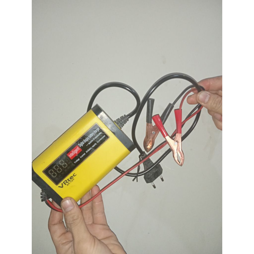 CHARGER AKI PORTABLE 12V 2A MOBIL MOTOR DIGITAL DISPLAY / CASAN AKI ALAT CAS AKI, BEKAS BISA COD