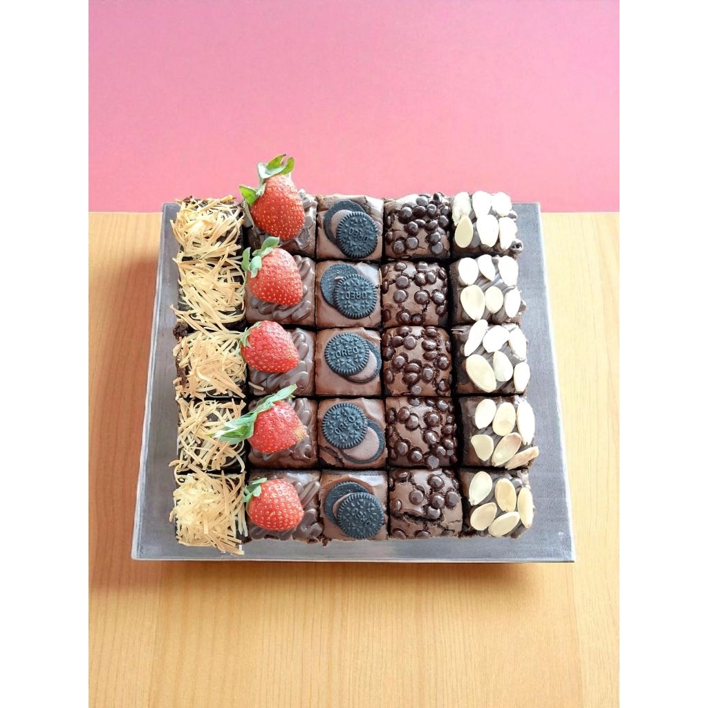 

Brownies fudgy isi 25 full topping