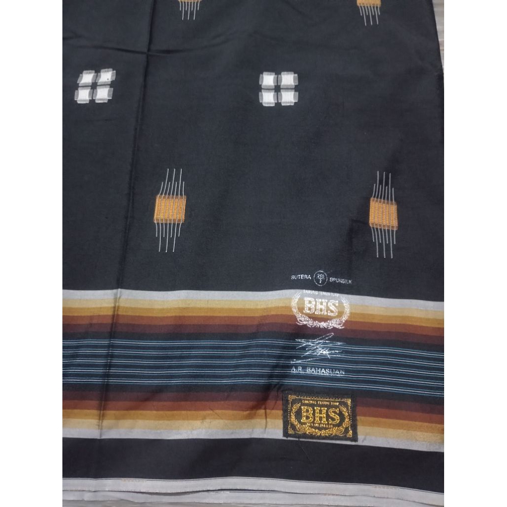 sarung bhs Skt full sutra spunsilk gold seken