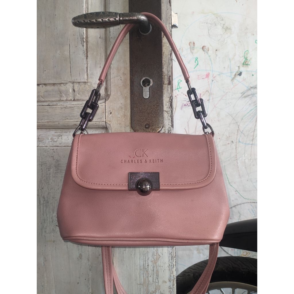 preloved tas Charles & keith / pl tas wanita/ tas mini sling/ tas ketek