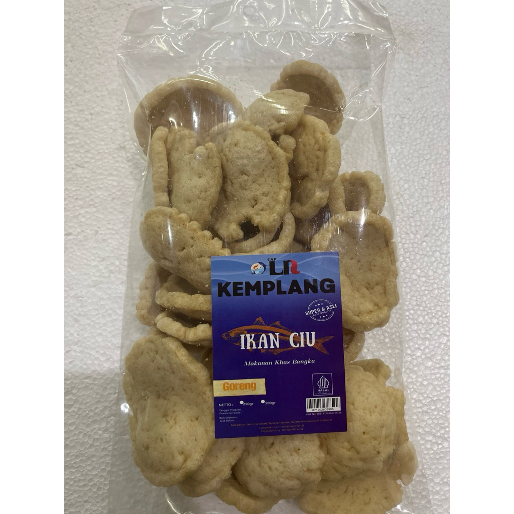 

Kemplang Krupuk dari ikan selar atau ikan Ciu