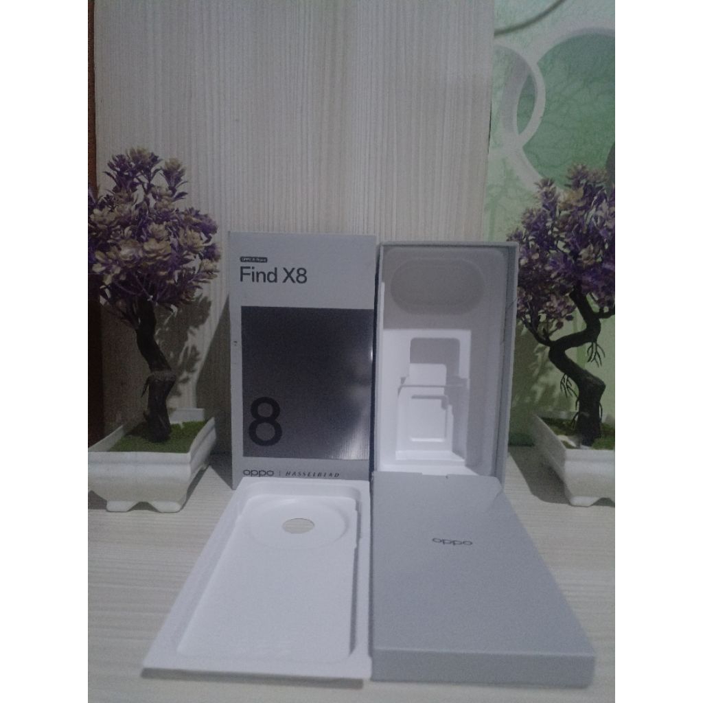 

KARDUS BOX HP OPPO FIND X8 ORIGINAL