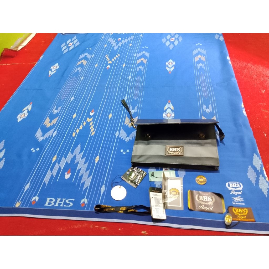 Sarung BHS second Like New ROYAL SKE(songket Exlusif ) warna Biru elektrik kelengkapan Masih kumplit