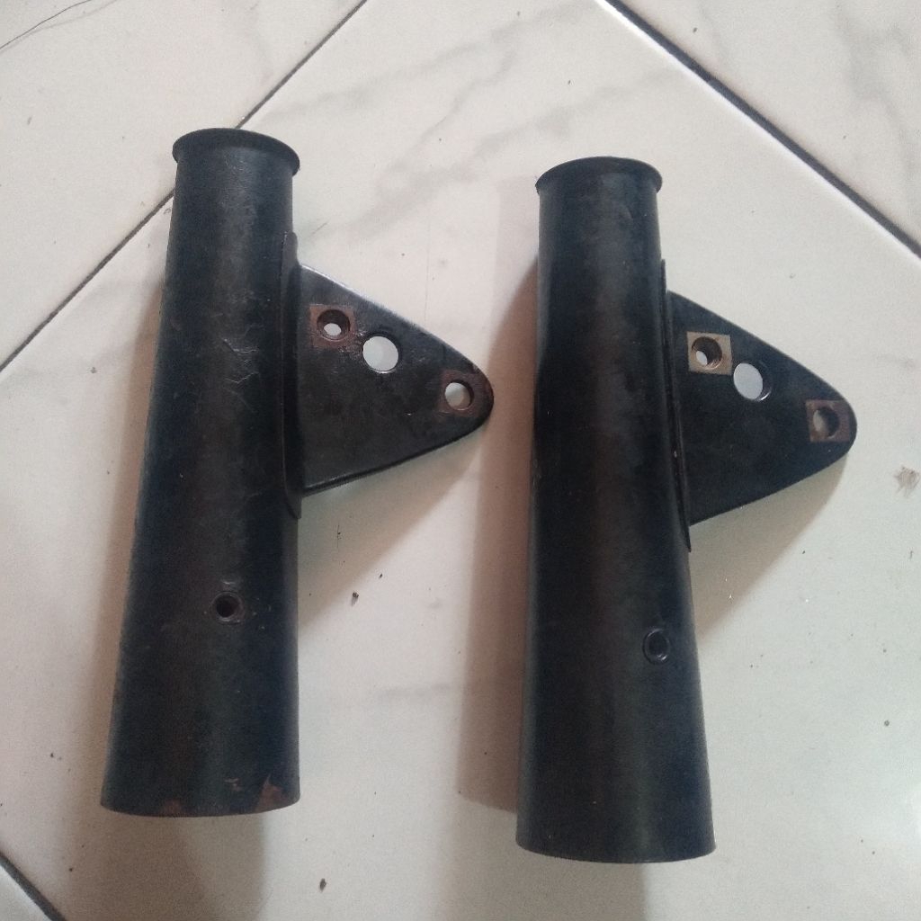 kupingan bracket lampu honda cb100 cb125 ori
