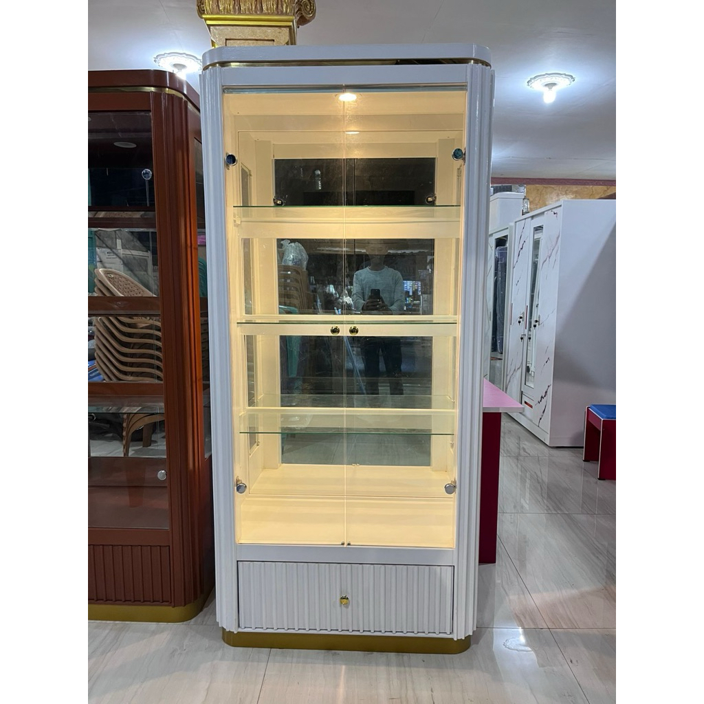 Lemari Hias Kaca / Lemari Kaca Pink / Bisa custom / Lemari Piala