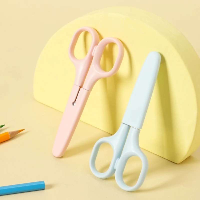 

STOK TERBATAS!!! Gunting Warna Pastel Ujung Bulat Dilengkapi Penutup E6022