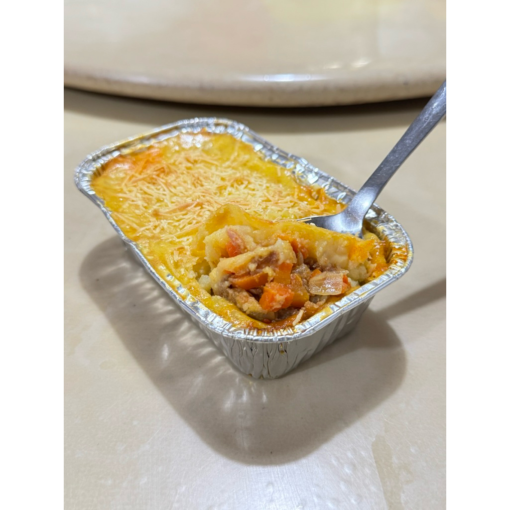 

Pastel Tutup Bolognese