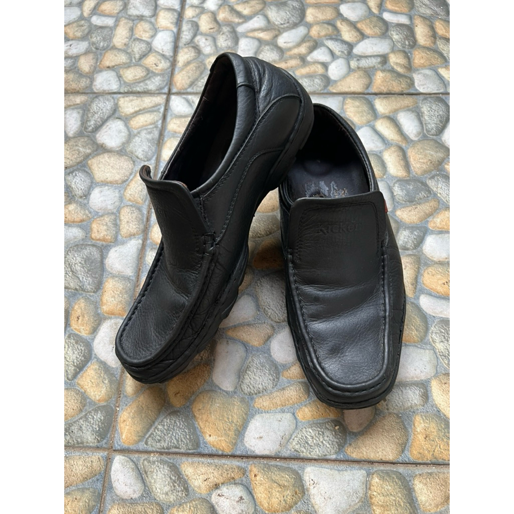 sepatu KICKERS second