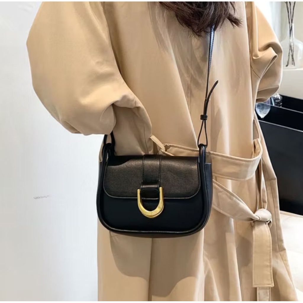 Tas wanita remaja tas wanita model kunci gesper tas slempang wanita