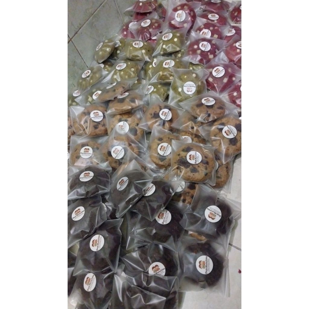 

Soft Cookies aneka varian by DuoMunchies - Classic Original, Double Choco, Matcha, Redvelvet