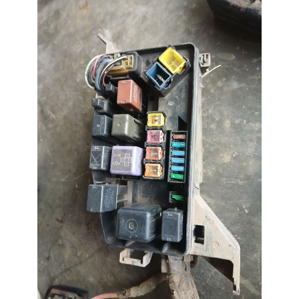 fuse box sekring komplit Toyota Soluna