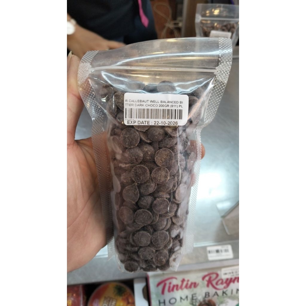 

CALLEBAUT FINEST BELGIAN CREAMY MILK / BITTER DARK CHOCO / MILK COCOA & CARAMEL 200GR REPACK