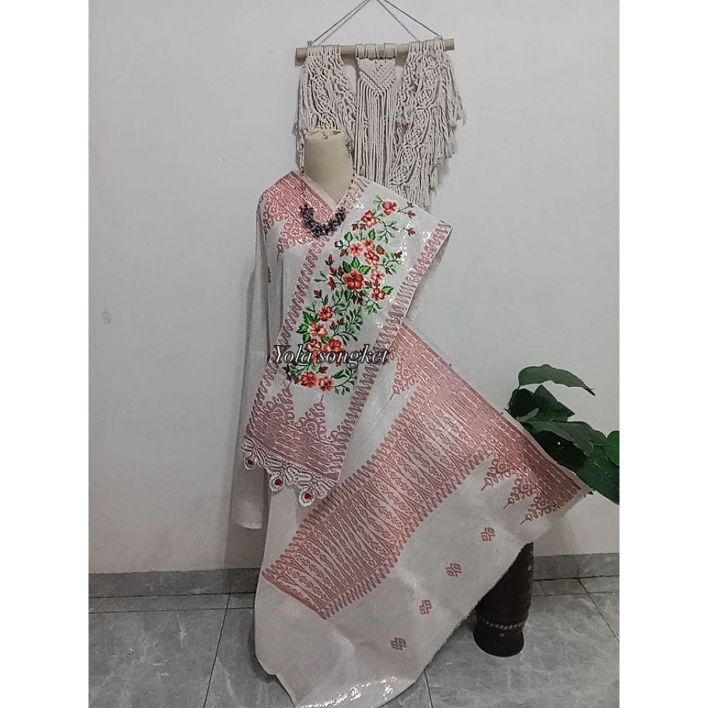 songket silungkang sulam tema merah putih