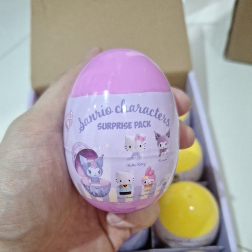 Emco Suprise Egg Telur Hello Kitty Sanrio Characters Dikirim Random Harga untuk 1 pcs Telur Suprise 