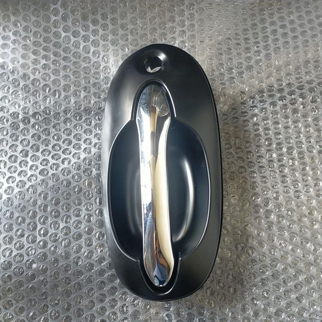 Handle pintu luar depan mobil KIA Carnaval kanan